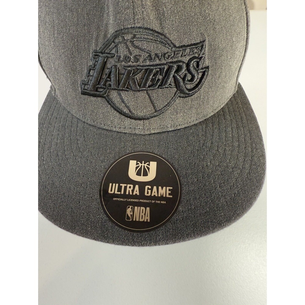 NWT ULTRA GAME NBA LOS ANGELES LAKERS SNAPBACK FLAT BRIM CAP BLACK
